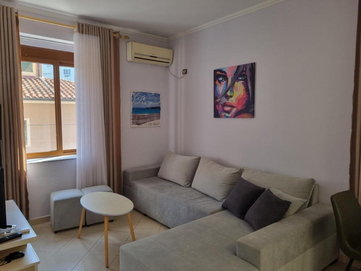 Glamorous Apartment In Tiranë Luaran gambar