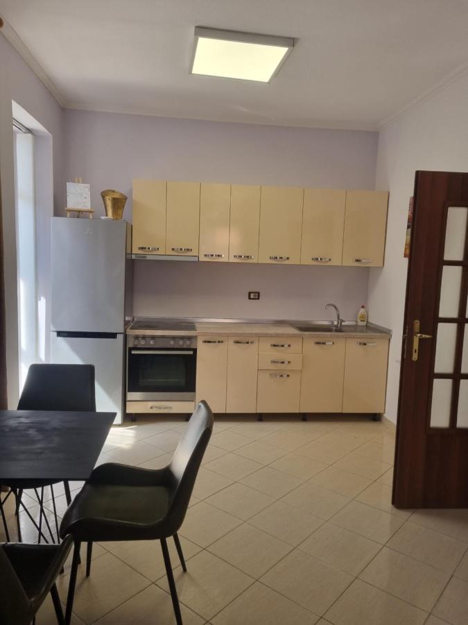Glamorous Apartment In Tiranë Luaran gambar