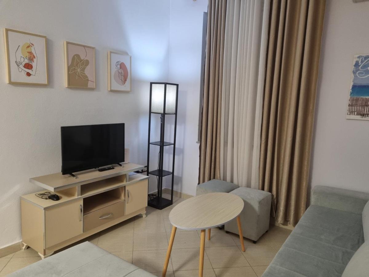 Glamorous Apartment In Tiranë Luaran gambar