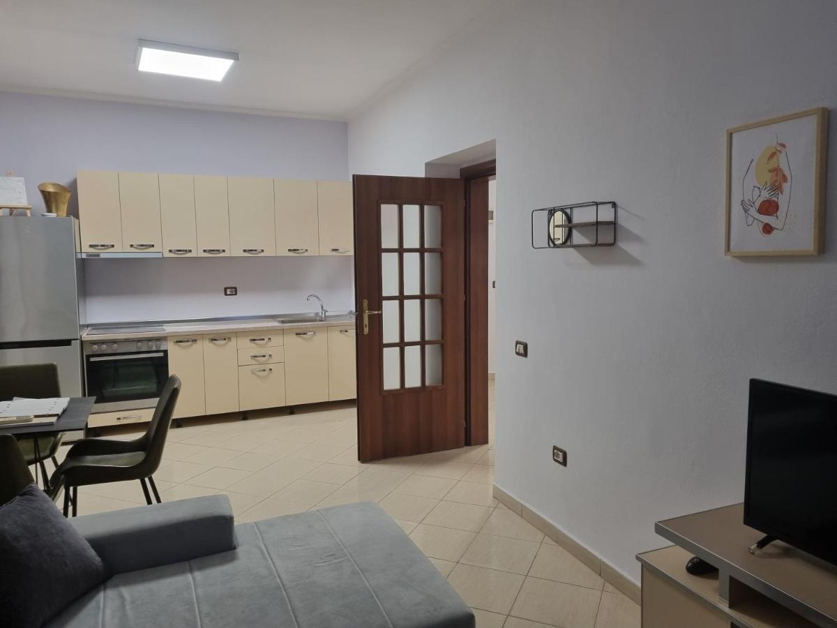 Glamorous Apartment In Tiranë Luaran gambar